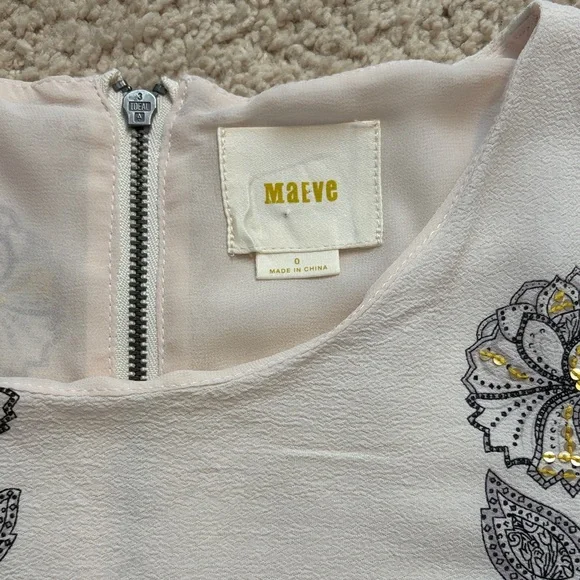 Field Study Tunic Maeve White Shift Dress with Gray & Yellow Floral Motif - Picture 5 of 14